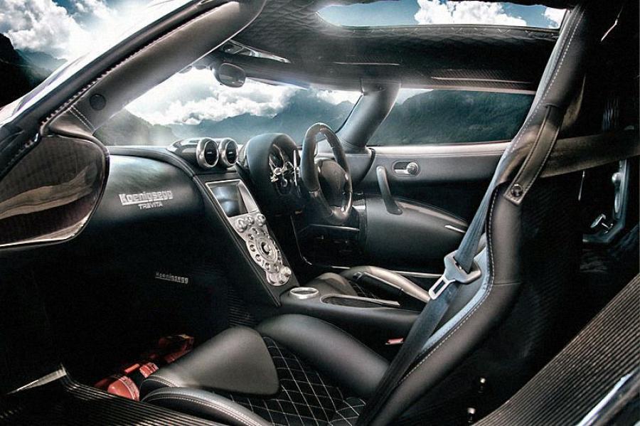 Интерьер Koenigsegg CCXR Trevita (7071) 2009 года  (фото 4 из 7)